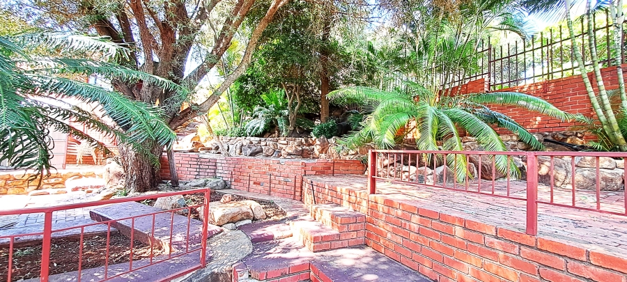 5 Bedroom Property for Sale in Elandsrand North West